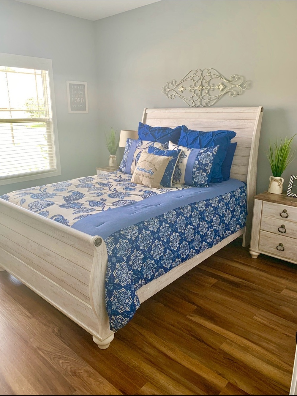 Blue & cream queen bedding set